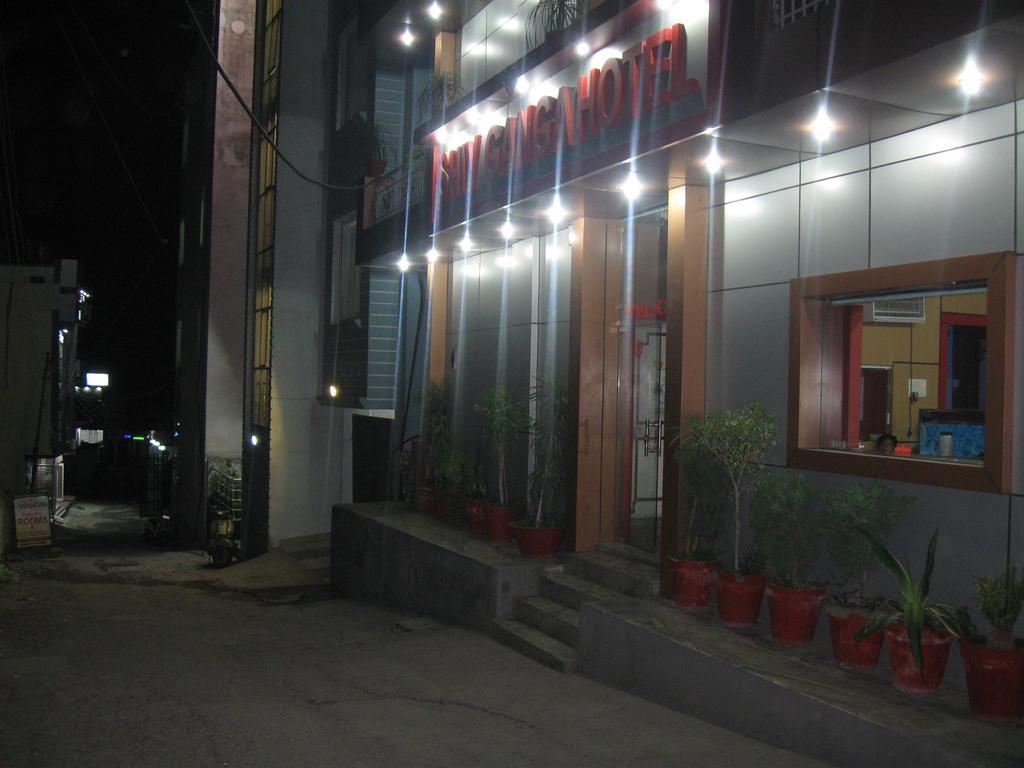 Hotel Shiv Ganga Rishīkesh Exteriör bild