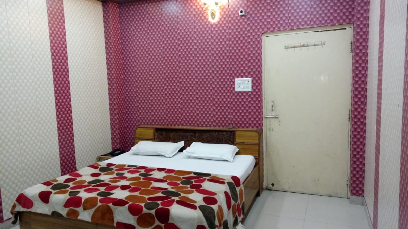 Hotel Shiv Ganga Rishīkesh Exteriör bild