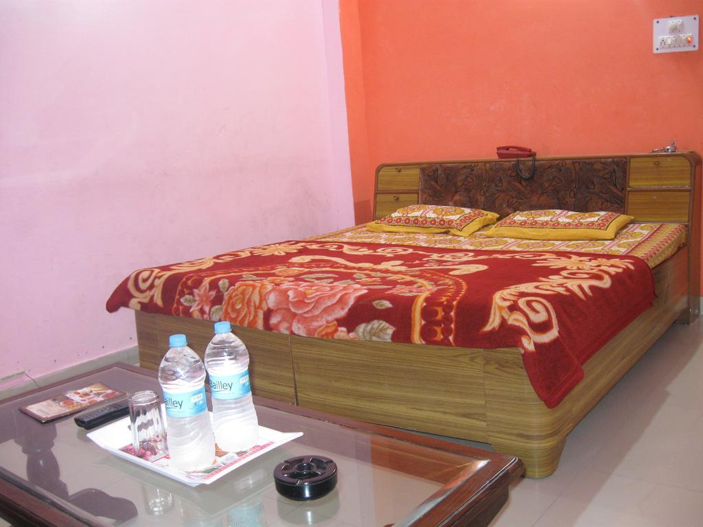 Hotel Shiv Ganga Rishīkesh Rum bild