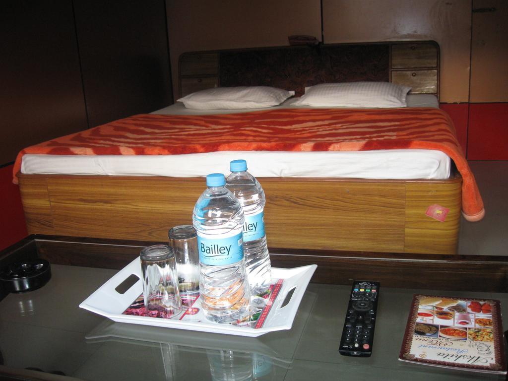 Hotel Shiv Ganga Rishīkesh Rum bild